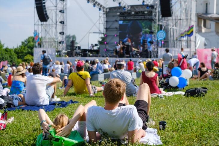 festival-assis-Anton Gvozdikov-AdobeStock_288392804