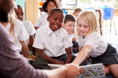Uniforme à l’école : l’expérimentation ne convainc pas
