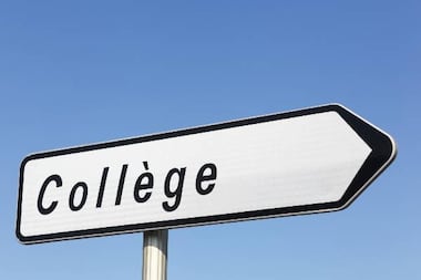 Les alertes de la Cour des comptes sur les enjeux de mixité sociale et de baisse démographique au collège