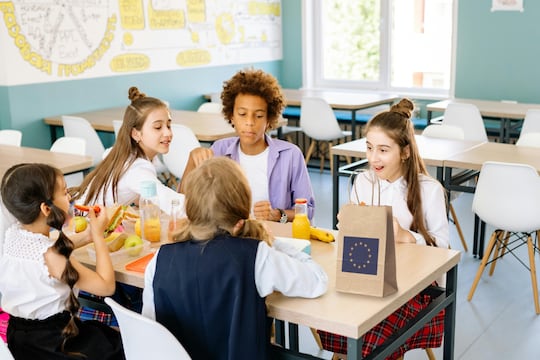 À l’école, l’Europe favorise une alimentation saine, durable et de proximité