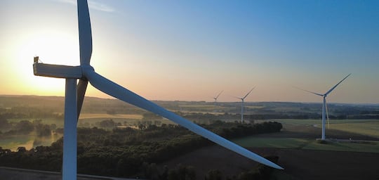 Collectivités et projets d'énergies renouvelables : devenez co-actionnaire pour renforcer les retombées locales !