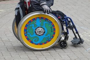 Enfant handicapé-handicap-fauteuil roulant