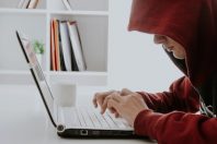jeunes-surveillance-internet-UNE