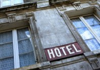 Placement dans les hôtels des enfants protégés : Départements de France refuse de faire amende honorable