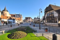 800px-Deauville_8004