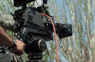 640 CINEMA TOURNAGE CC0 via Pixabay camera-1378221_640