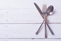 couverts-restaurant-UNE