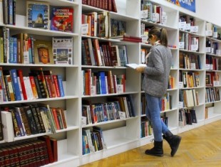 LIVRES CC0 via Pixabay girl-1034421_640