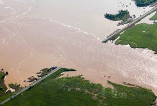 Inondations et gestion des digues : la colère des élus locaux contre la ministre de la transition écologique