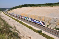 train-2264033_640