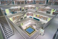 Vue d'intérieur de la bibliothèque  municipale Stadtbibliothek, à Stuttgart.
