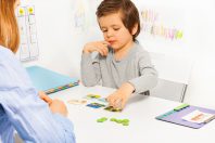 enfant-jeu-autisme-UNE