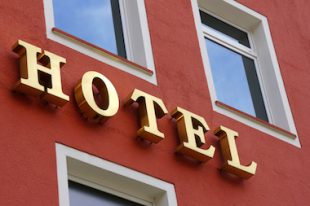 hôtel-UNE