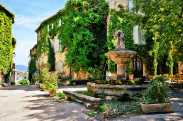 village-patrimoine-jenifoto via AdobeStock_89018856