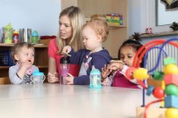 assistante maternelle enfant crèche