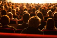 spectacle-theatre-aerogondo-AdobeStock_95665646