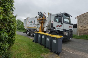 Comment les camions poubelle robotisés bouleversent le métier d