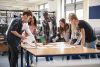debat-jeunesse-bibliotheque-Monkey Business-AdobeStock -Une