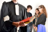 Justice - Avocat et adolescents