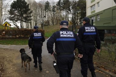 Dérapage lors d’une intervention : quelle responsabilité pour les collègues présents ?