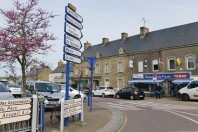 Dernier vestige du centre des finances publiques : un panneau dans le bourg de Barneville-Carteret. Désormais, la trésorerie se situe aux Pieux, chef-lieu de canton.