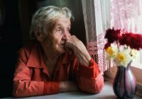 isolement-personne-agee-dependance-retraite