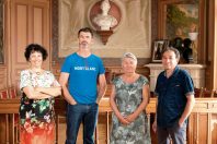A la mairie de Saillans (26) de gauche à droite : Agnès Hatton (élue communautaire) , Vincent Beillard (maire), Annie Morin (première adjointe) et Fernand Karagiannis (conseiller)