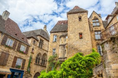 patrimoine-village-Pierre Violet-AdobeStock - UNE