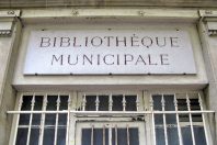 bibliotheque-Blue moon-AdobeStock-UNE