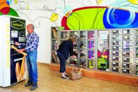 Pour redonner une dynamique au bourg, la commune de Paulmy (Indre-et-Loire) a investi dans un distributeur d’aliments de base.