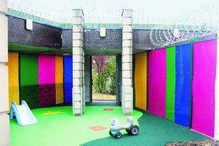 Crèche prison