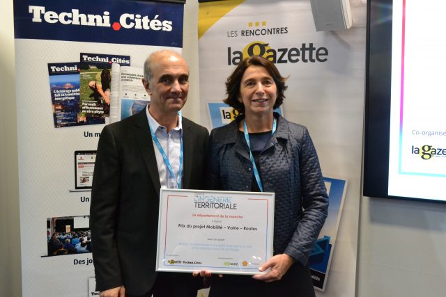 Norbert Clavel, expert bitume chez Shell, et Val&eacute;rie Nouvel, vice-pr&eacute;sidente du d&eacute;partement dfe La Manche. 