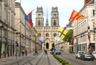 Orléans,_pavoisement_pour_les_Fêtes_de_Jeanne_d'Arc_2017