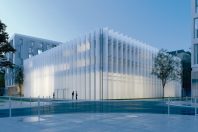 Le futur bâtiment de l’Institut méditerranéen du risque de l’environnement et du développement durable, sur l’écocampus de la technopole Nice-Méridia, dans la plaine du Var, à l’ouest de Nice, a bénéficié du contrat de plan Etat- région.