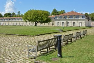 Corderie-de-l'Arsenal-a-Rochefort,-Charente-Maritime Pline wikimedia commons