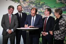 Signature des deux premiers protocole d'accord entre l'Etat et les régions Centre Val de Loire et Grand Est, le 20 février 2020 à Girancourt.