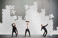Le puzzle s'éparpille