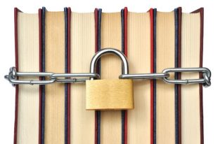 censure-livre-Andrzej Tokarski-AdobeStock-UNE