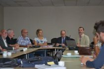 Pascal Petit prenant la parole (à droite sur la photo).