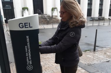 Distributeur de gel hydroalcoolique