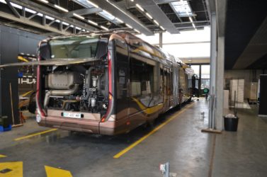 Un bus à hydrogène en cours de maintenance