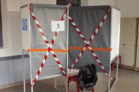Isoloir à Villemanoche, en mars 2020