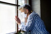 isolement senior personne âgée