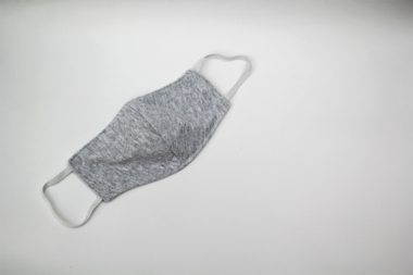 masque sanitaire tissu_AdobeStock_347833644