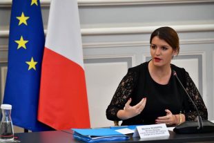 Schiappa portrait assis