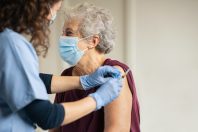 vaccination senior covid-19