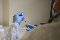Le 1er centre de vaccination ou "vaccinodrome" dans le Palais des Festivals de Cannes