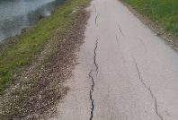 fissures sur la route