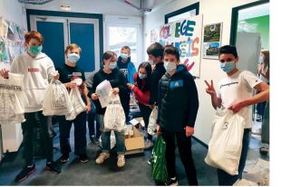 Au collège Duplessis-Deville, les élèves de troisième organisent la vente de produits locaux une fois par semaine.