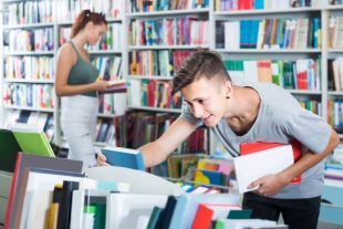 livre-JackF-AdobeStock_359302746